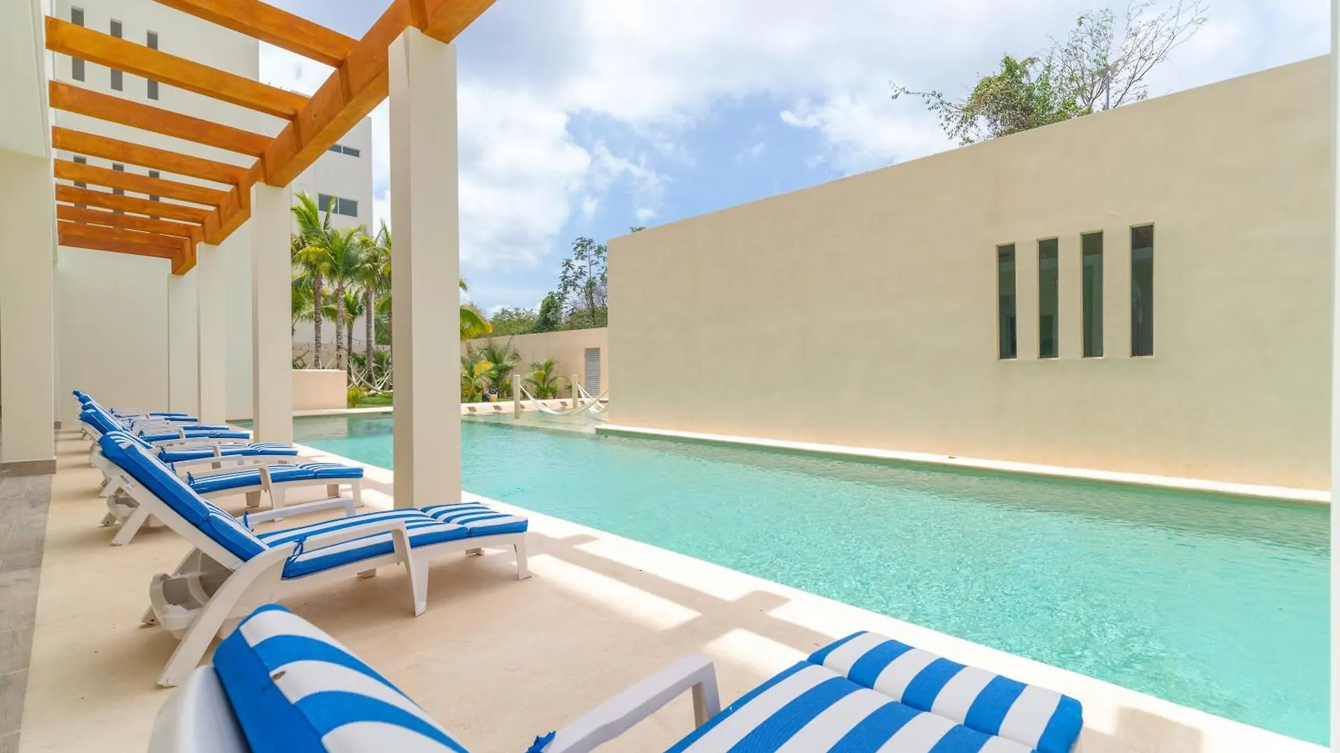 Holiday home 2 Bd Suite With Balcony, Gym, Rooftop Pool, Hot Tub Playa del Carmen