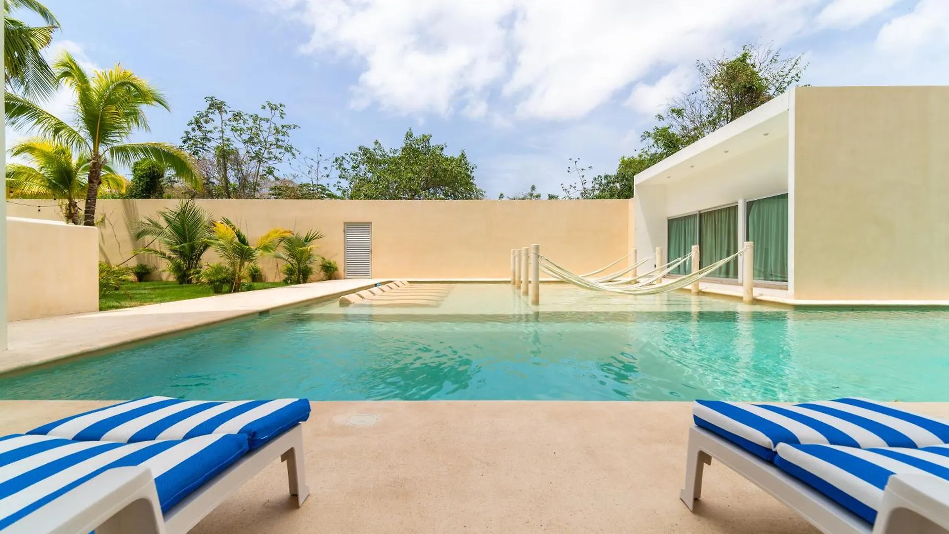 2 Bd Suite With Balcony, Gym, Rooftop Pool, Hot Tub Playa del Carmen
